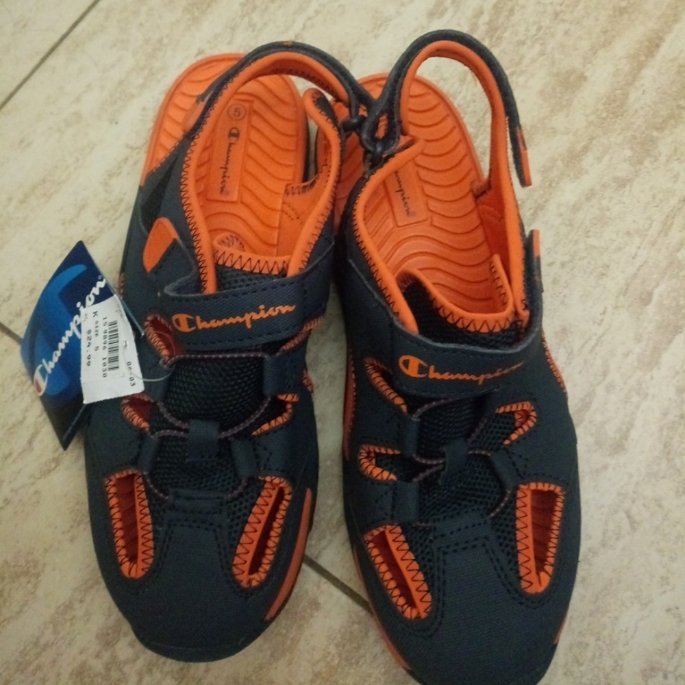 Kids champion sandles size 5
